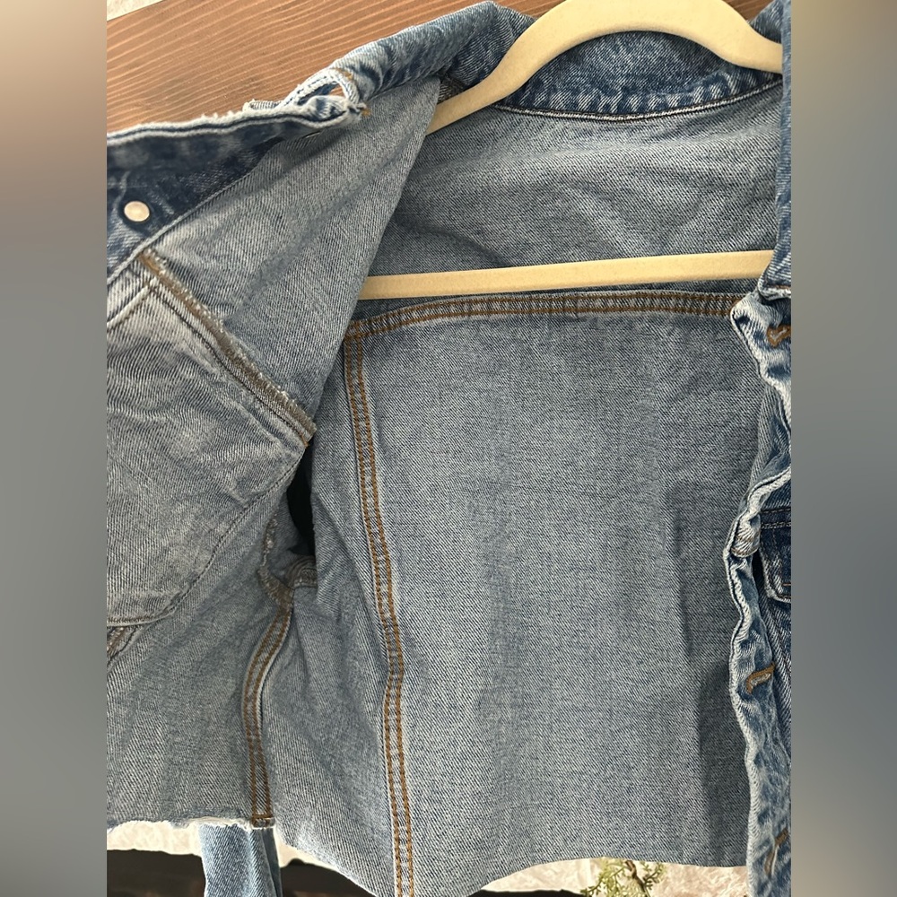 Cropped Jean Jacket🩵 - Picture 5 of 6